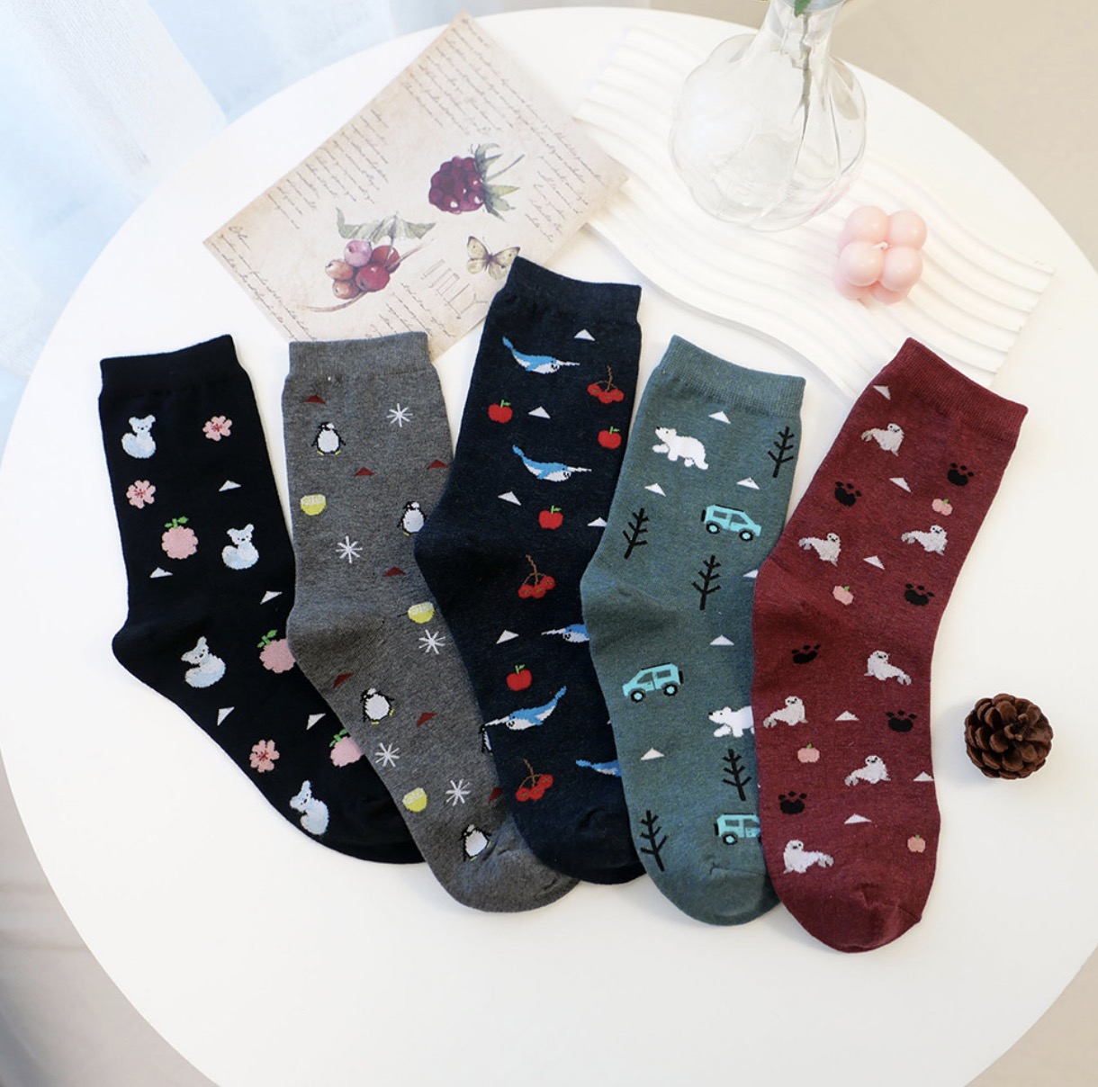 Screenshot Korean Socks - Mini Animal Scattered D - Iconic Socks - Image 1